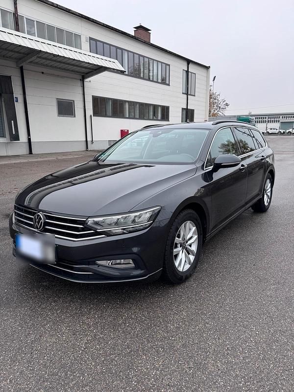 Gebraucht VW Passat 150 PS (110 kW) 2021 Braun Kombi