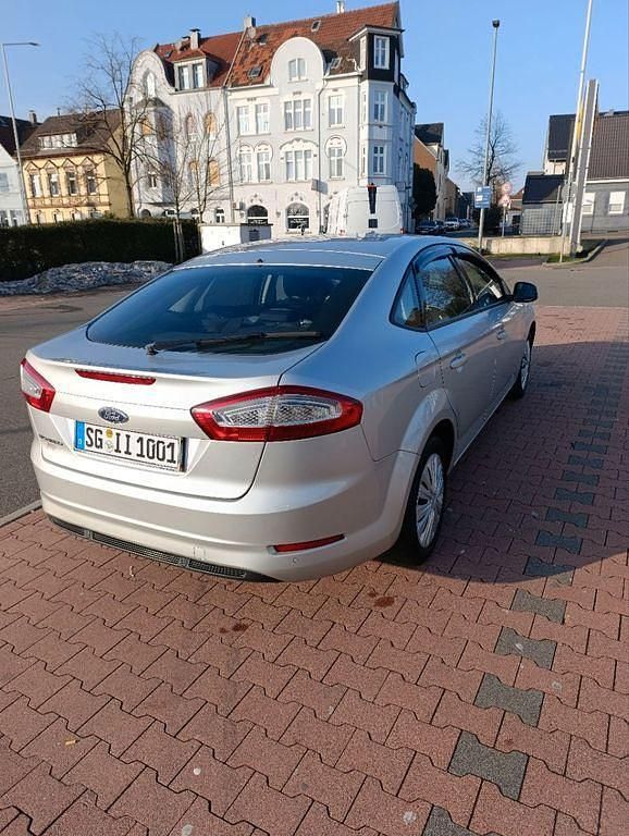 Gebraucht Ford Mondeo Trend 140 PS (102 kW) 2012 Silber Limousine