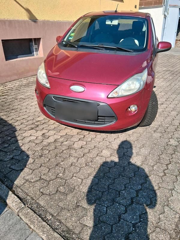 Gebraucht Ford Ka Titanium 75 PS (55 kW) 2010 Rot Kleinwagen