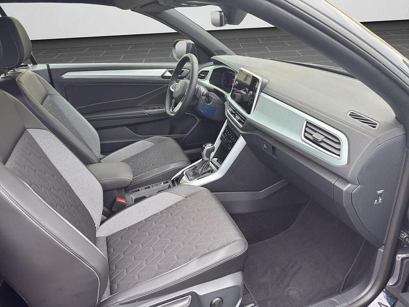 Neu VW T-Roc 150 PS (110 kW) 2026 Deep black perleffekt / schwarz (metallic) SUV