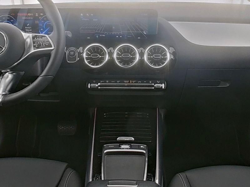 Gebraucht Mercedes EQA250 Advanced 139 kW (190 PS) 2025 Weiß SUV