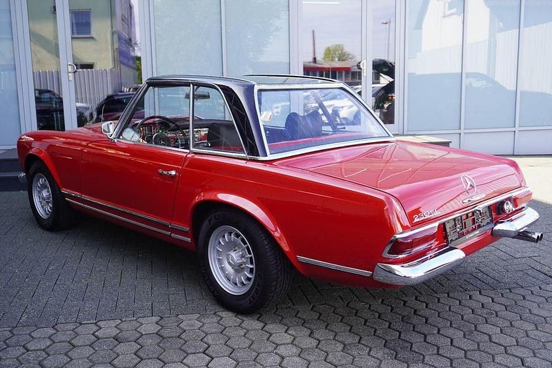 Gebraucht Mercedes 230 150 PS (110 kW) 1965 Rot Cabrio