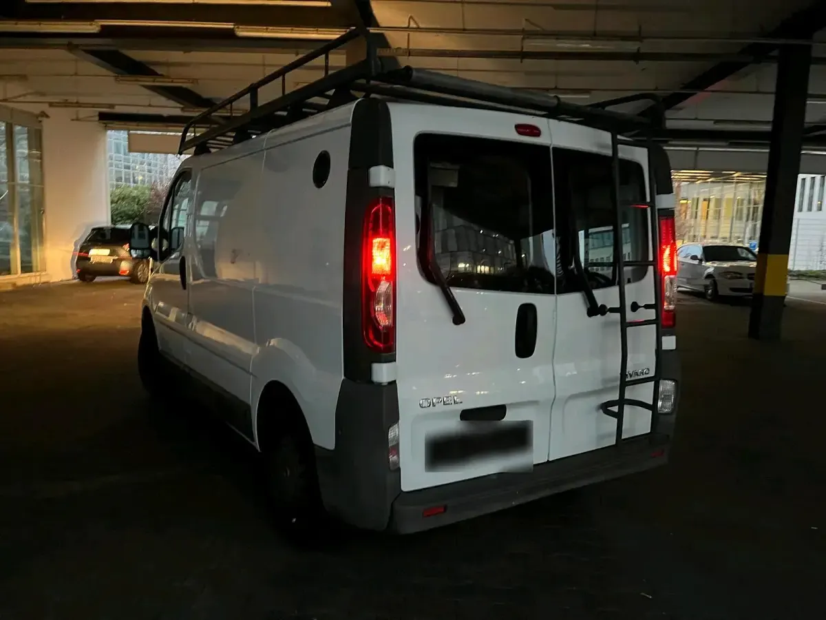 Gebraucht Opel Vivaro 120 PS (88 kW) 2010 Weiß Van / Kleinbus