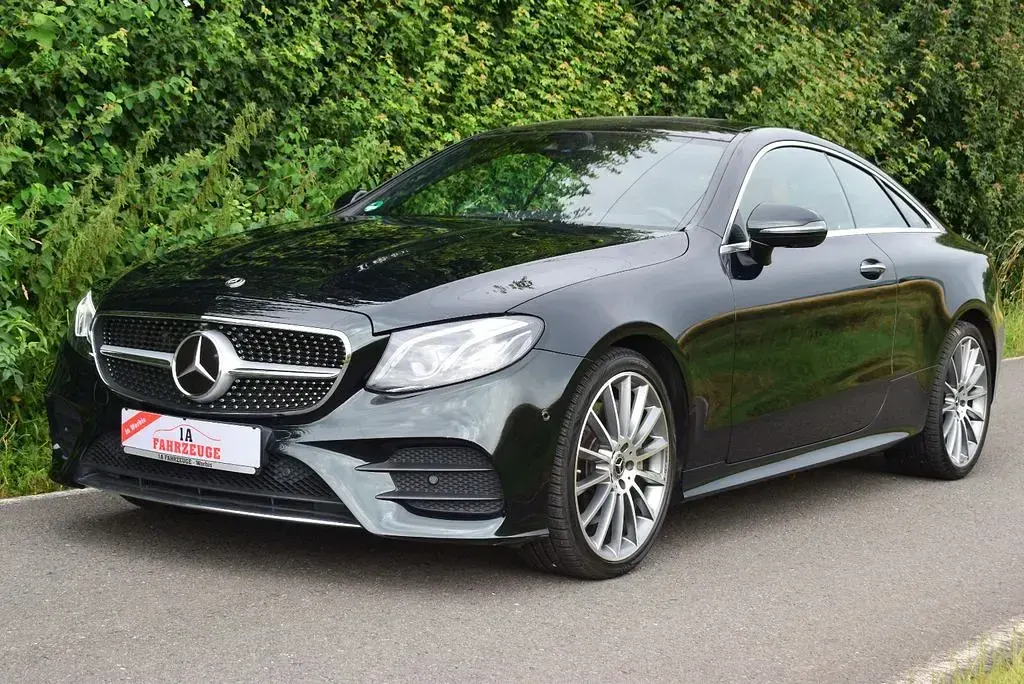 Gebraucht Mercedes E400 AMG 333 PS (244 kW) 2018 Grün Coupé