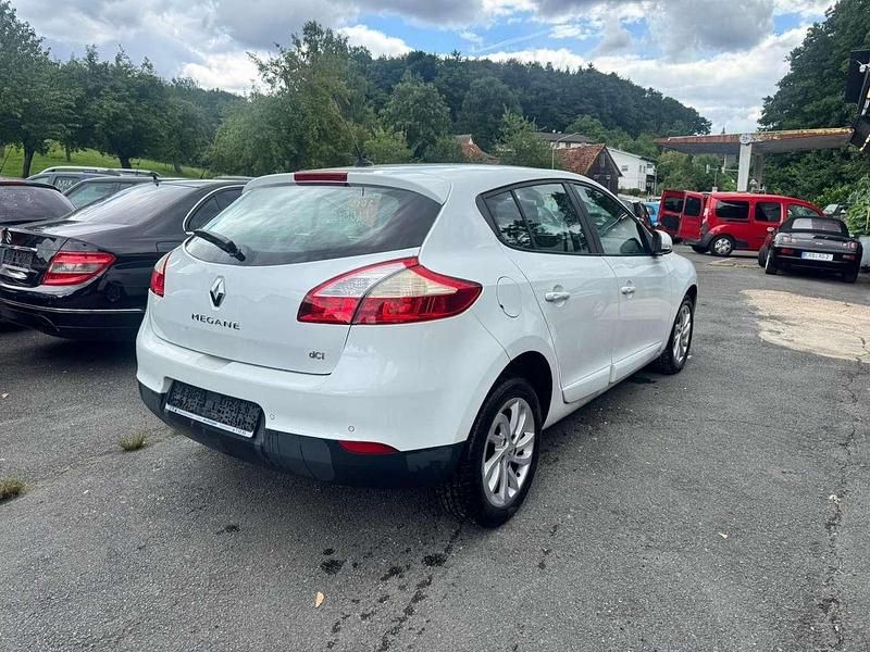 Gebraucht Renault Mégane Bose Edition 110 PS (80 kW) 2013 Weiß Limousine