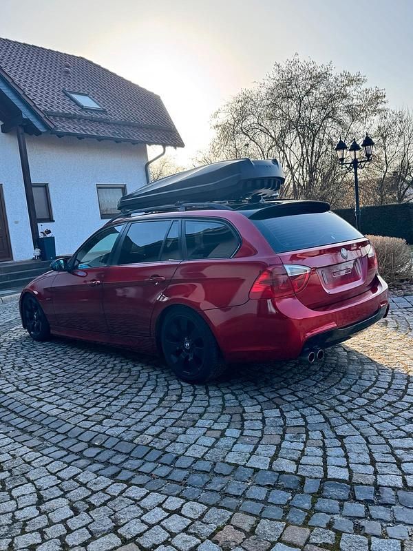 Gebraucht BMW 330 231 PS (169 kW) 2006 Rot Kombi