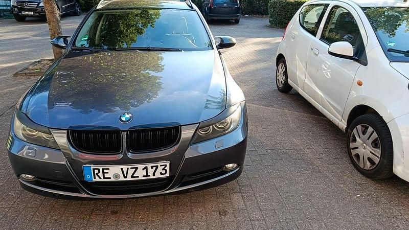 Grau Gebraucht 2007 BMW 320 Kombi | 2.400 € (Fairer Preis) - Bild 1/4