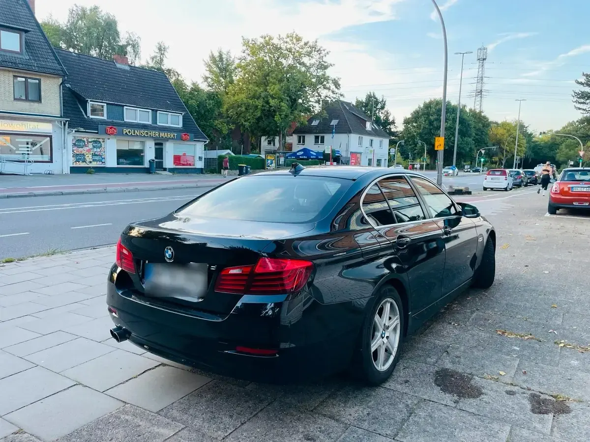 Second-hand BMW 520 184 CP (135 kW) 2015 Negru Berlinǎ