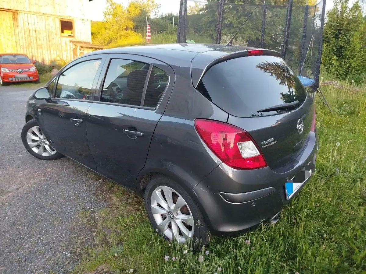Gebraucht Opel Corsa 87 PS (63 kW) 2012 Grau Kleinwagen