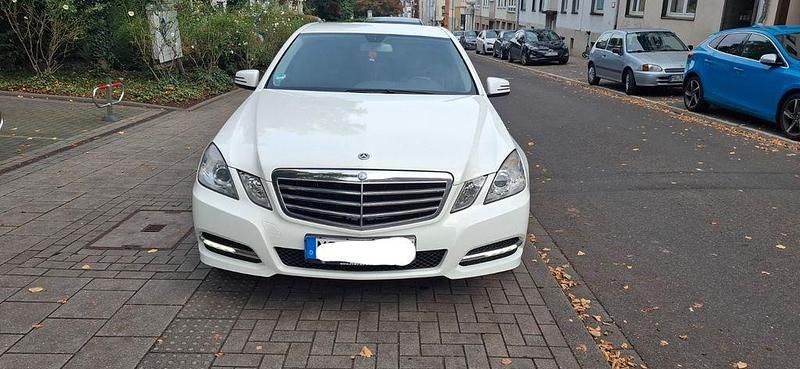 Gebraucht Mercedes E200 Avantgarde 136 PS (100 kW) 2012 Weiß Limousine