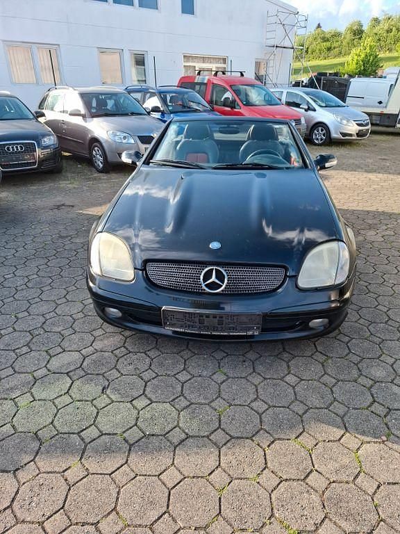Schwarz Gebraucht 2001 Mercedes SLK200 Cabrio | 1.000 € (Guter Preis) - Bild 1/4