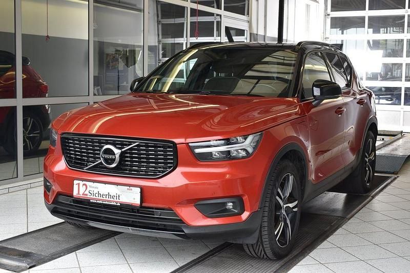 Rot Gebraucht 2020 Volvo XC40 R-Design SUV | 25.700 € (Teuer) - Bild 1/4