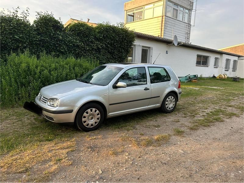 Gebraucht VW Golf IV 75 PS (55 kW) 2001 Kleinwagen