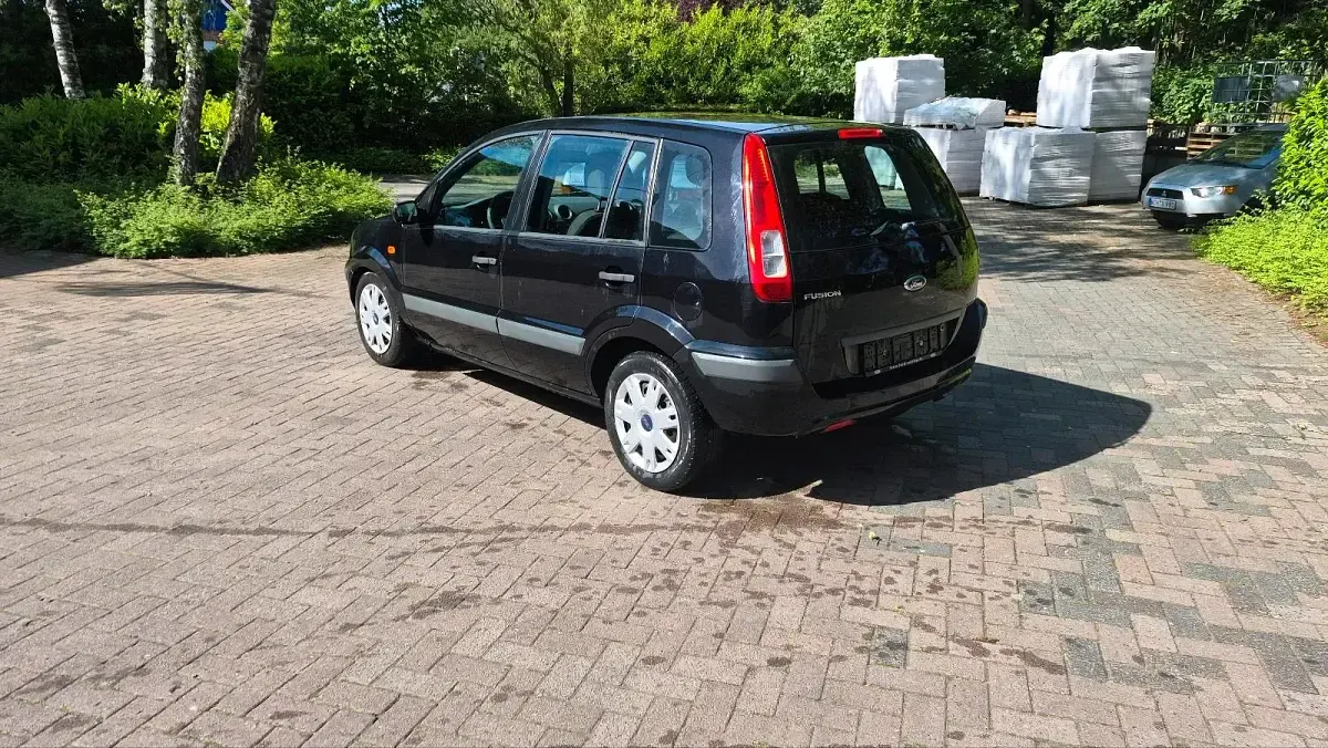 Gebraucht Ford Fusion 80 PS (58 kW) 2007 Schwarz Kleinwagen