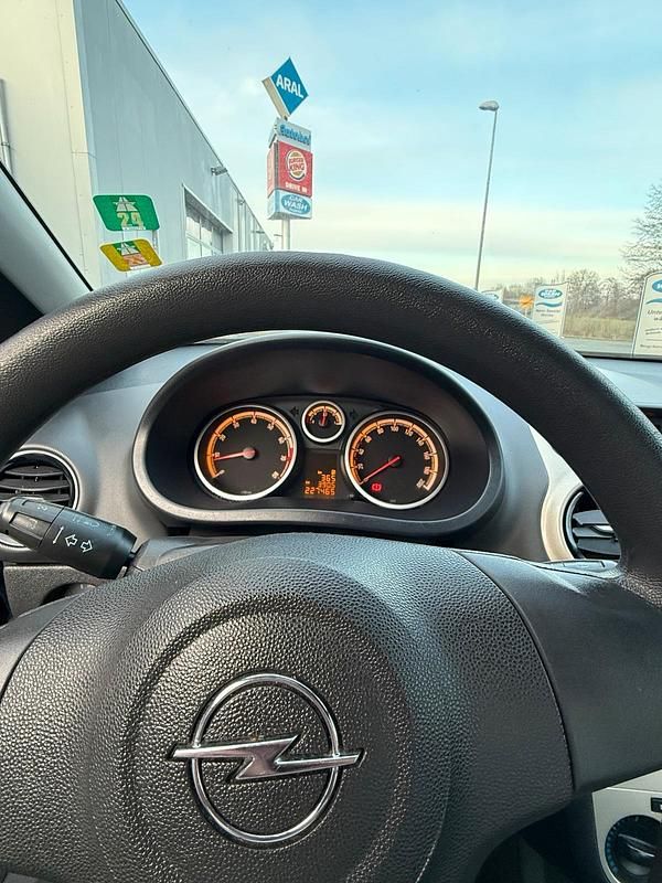 Gebraucht Opel Corsa 80 PS (58 kW) 2007 Schwarz Kleinwagen