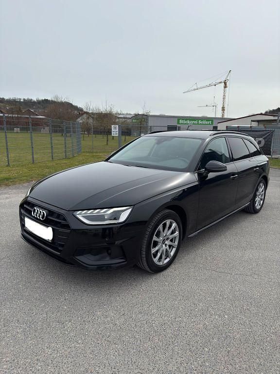 Gebraucht Audi A4 S-Line 136 PS (100 kW) 2022 Schwarz Kombi