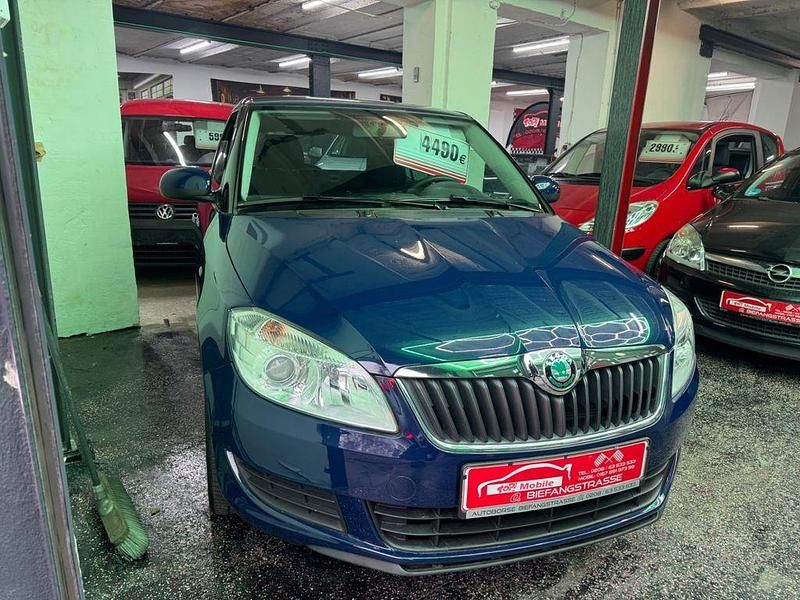 Gebraucht Skoda Fabia Ambition 60 PS (44 kW) 2011 Blau Limousine