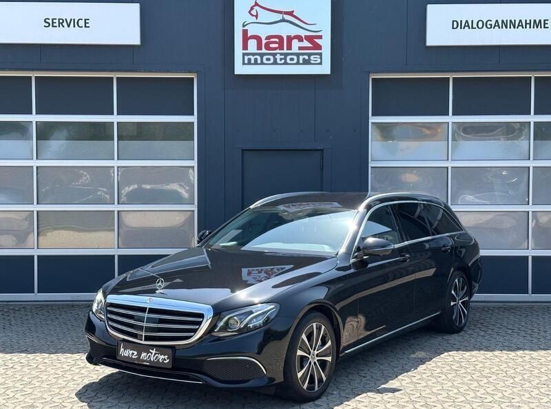 Obsidianschwarz metalliclack Gebraucht 2019 Mercedes E400 Exclusive Kombi | 32.750 € (Superpreis) - Bild 1/4
