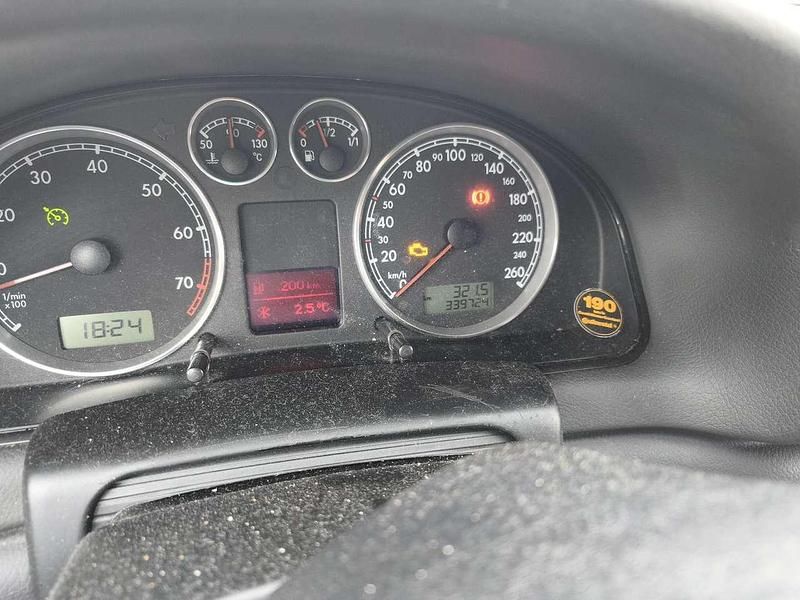 Gebraucht VW Passat 131 PS (96 kW) 2004 Limousine