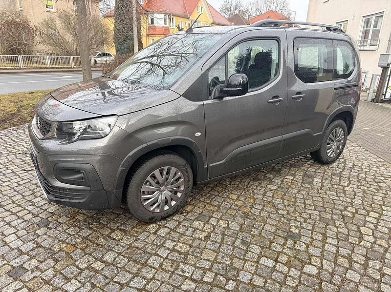 Gebraucht Peugeot Rifter Allure 110 PS (80 kW) 2023 Lackierung platiniumgrau Van / Kleinbus