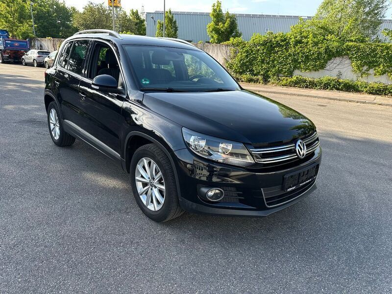 Schwarz Gebraucht 2016 VW Tiguan LOUNGE SUV | 12.399 € (Teuer) - Bild 1/4