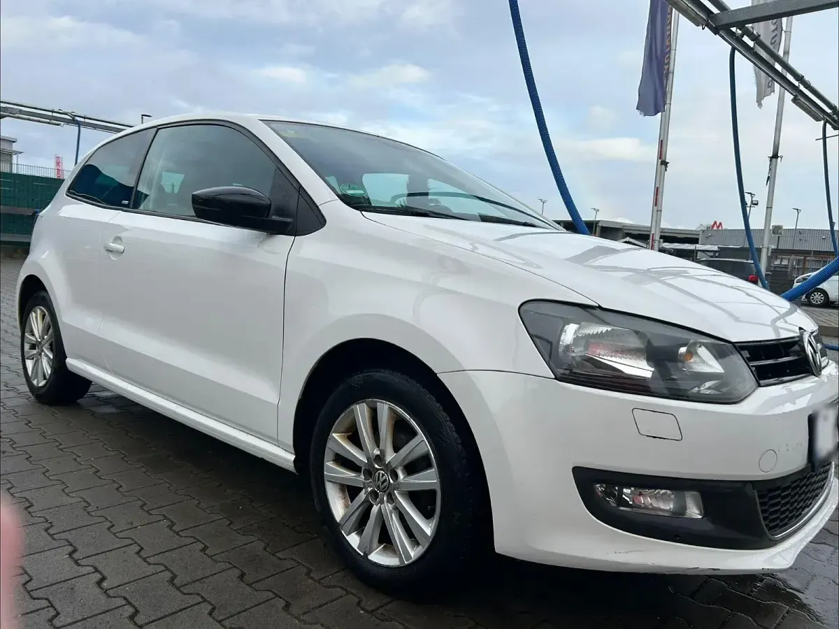 Gebraucht VW Polo Highline 105 PS (77 kW) 2011 Weiß Kleinwagen