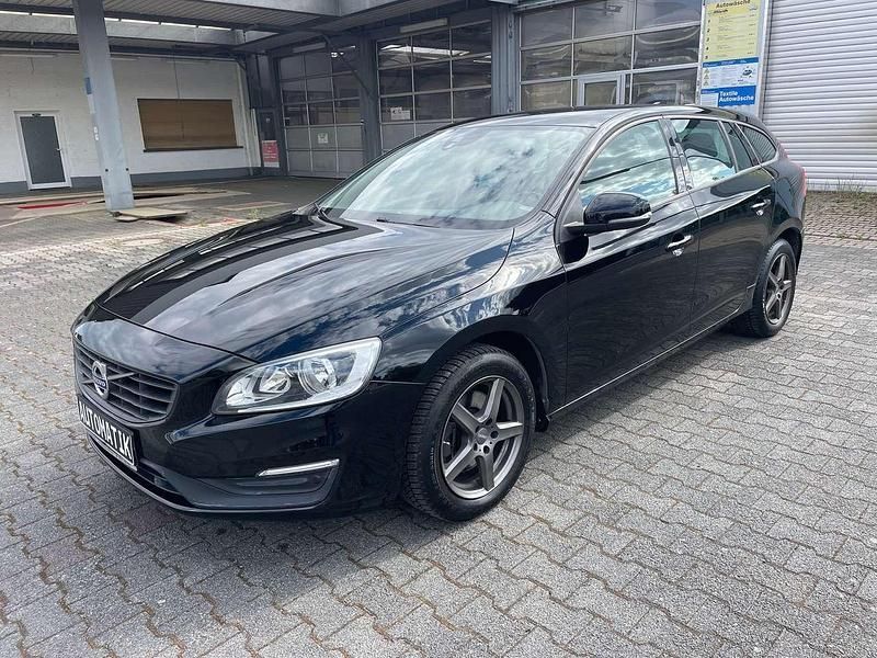 Używany Volvo V60 150 KM (110 kW) 2016 Czarny Kombi