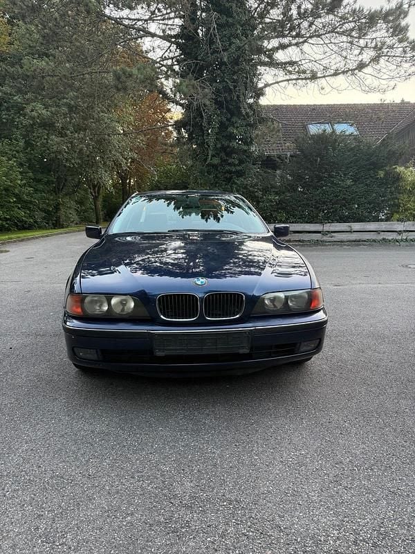 Blau Gebraucht 1997 BMW 520 Limousine | 800 € (Superpreis) - Bild 1/4