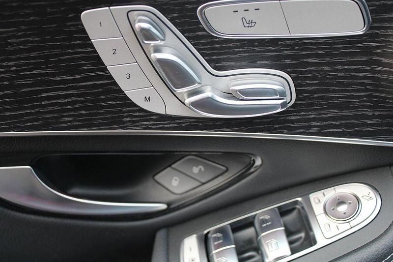 Gebraucht Mercedes GLC220 194 PS (142 kW) 2020 Grau SUV