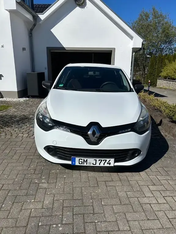 Gebraucht Renault Clio 73 PS (53 kW) 2016 Weiß Limousine