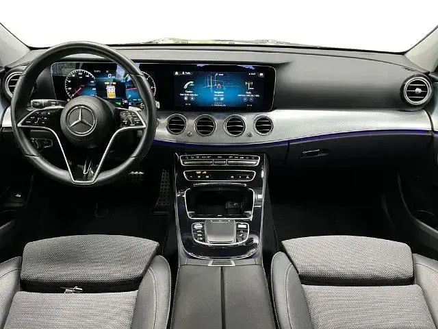 Gebraucht Mercedes E220 All-Terrain 200 PS (147 kW) 2023 Unilack schwarz uni Kombi