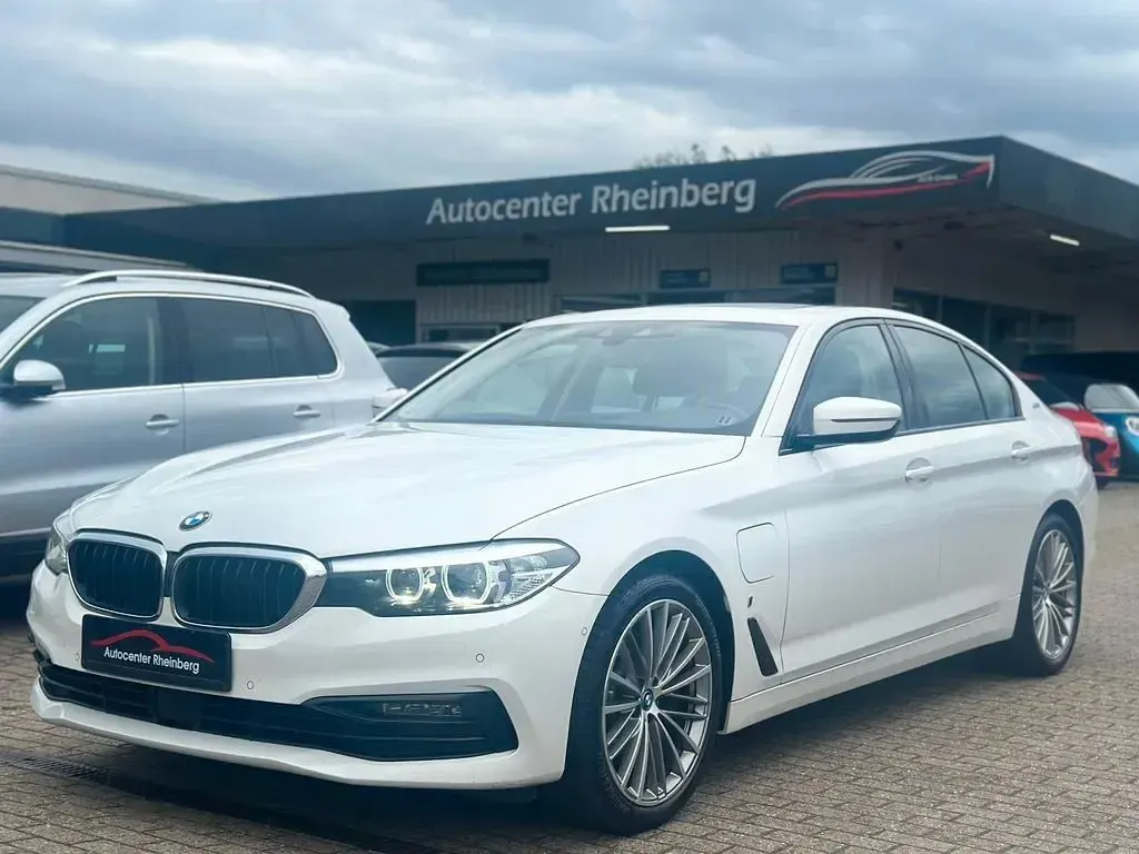 Gebraucht BMW 530e Sport Line 296 PS (217 kW) 2019 Alpinweiss iii Limousine