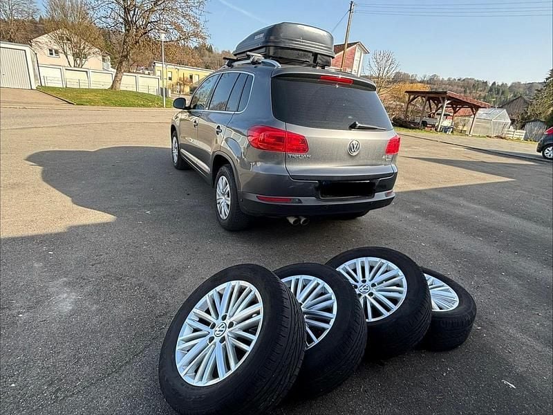 Gebraucht VW Tiguan 140 PS (102 kW) 2014 Grau SUV