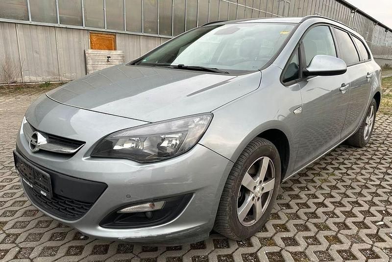Gebraucht Opel Astra Style 165 PS (121 kW) 2015 Silber Kombi