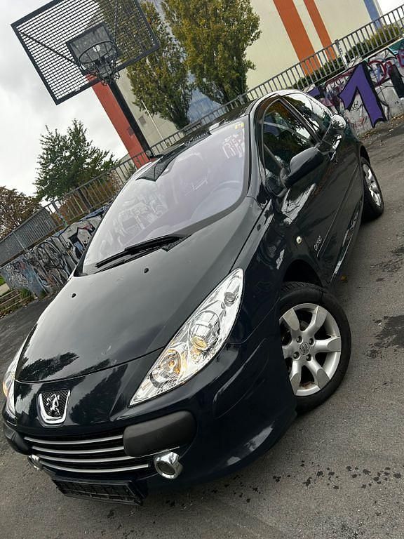 Grau Gebraucht 2006 Peugeot 307 Filou Limousine | 1.300 € (Fairer Preis) - Bild 1/4