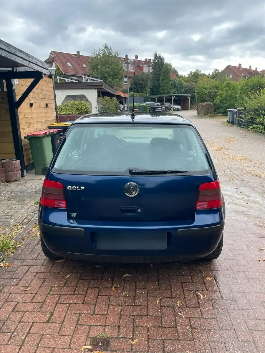 Gebraucht VW Golf IV 75 PS (55 kW) 2001 Blau Kleinwagen