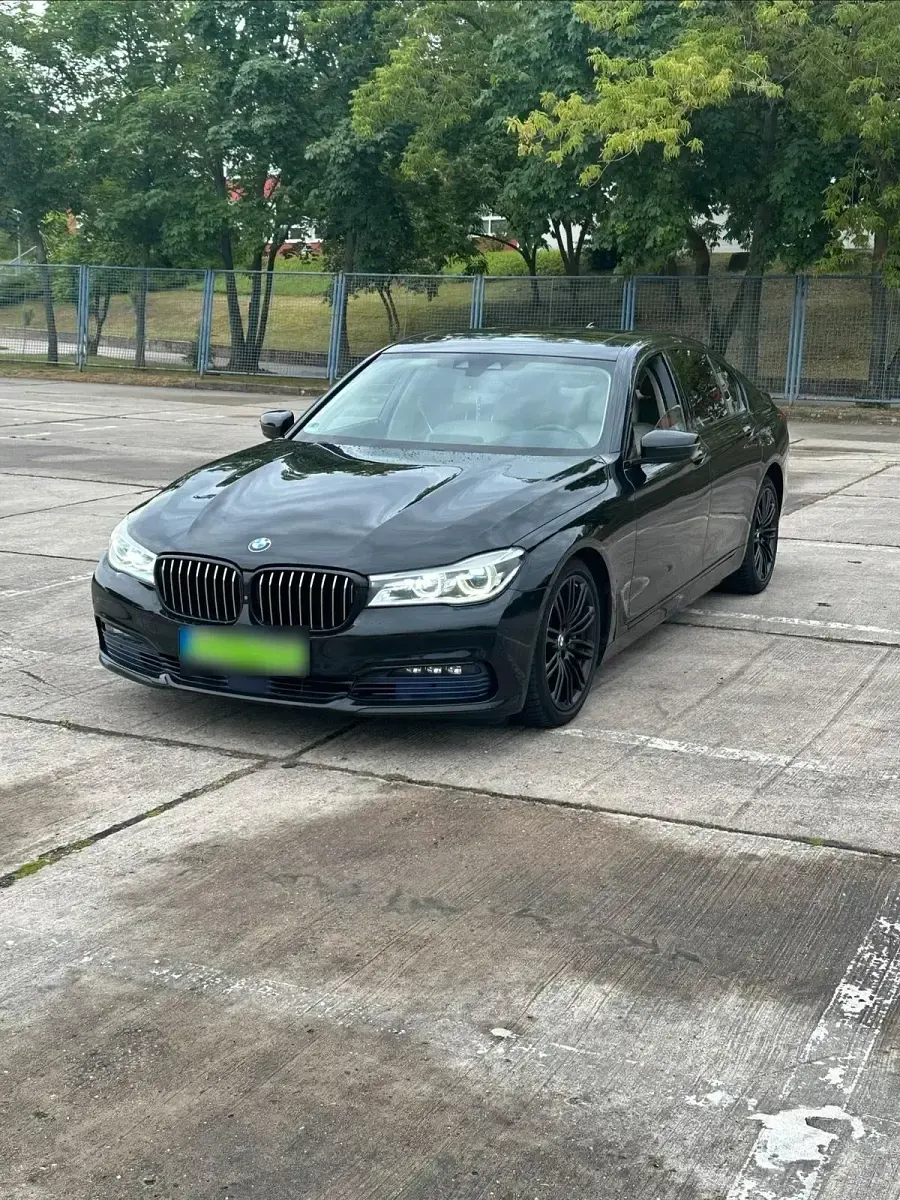 Gebraucht BMW 730 265 PS (194 kW) 2016 Schwarz Limousine