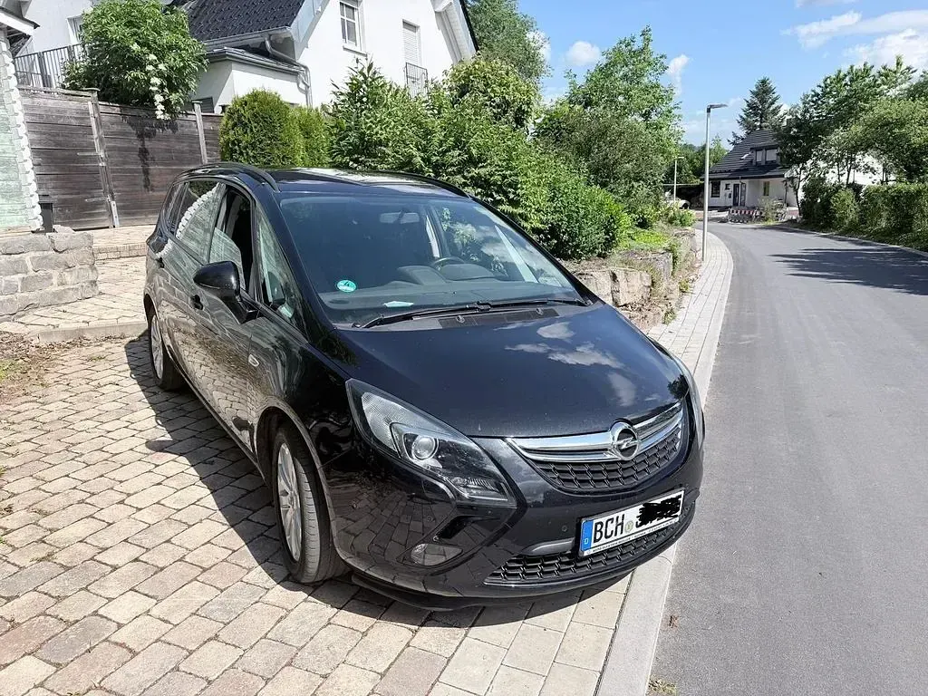 Gebraucht Opel Zafira Tourer Edition 131 PS (96 kW) 2015 Schwarz Van / Kleinbus