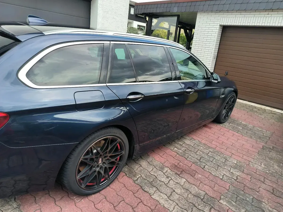 Gebraucht BMW 535 313 PS (230 kW) 2013 Blau Kombi