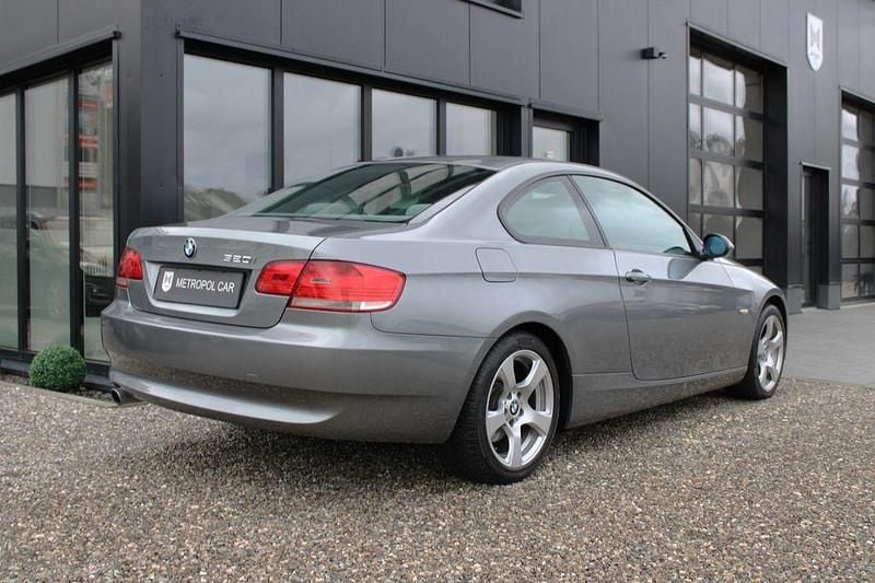 Second-hand BMW 320 170 CP (125 kW) 2007 Gri Coupe