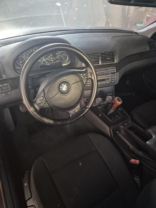 Gebraucht BMW 320 170 PS (125 kW) 2001 Grün Limousine