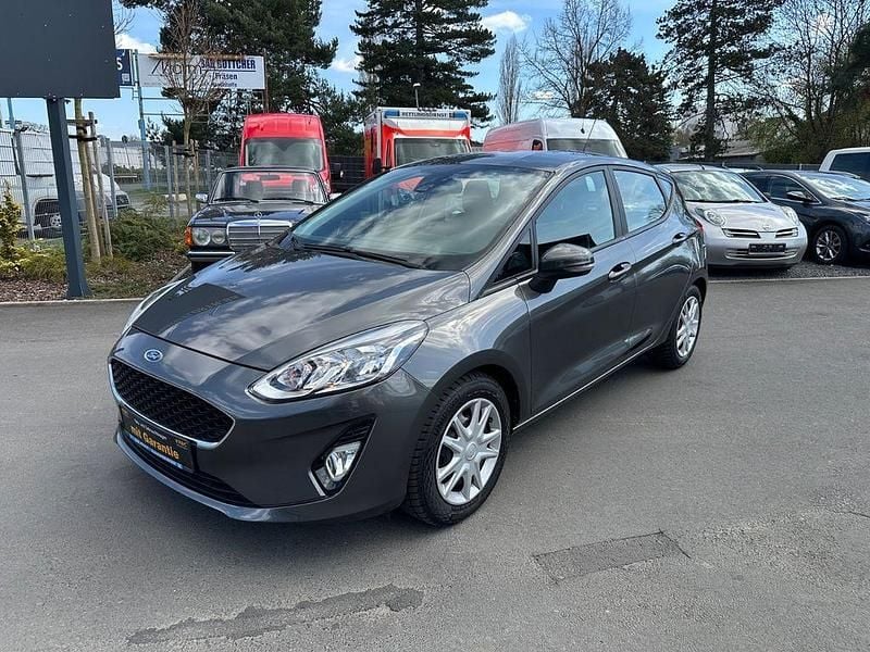 Gebraucht Ford Fiesta Cool & Connect 101 PS (74 kW) 2018 Grau Kleinwagen