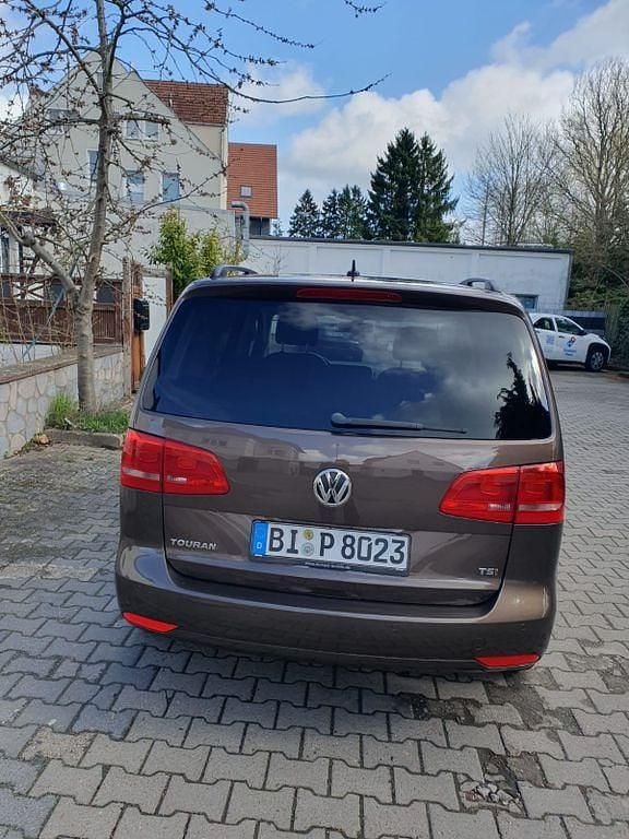 Gebraucht VW Touran 140 PS (102 kW) 2014 Braun Van / Kleinbus