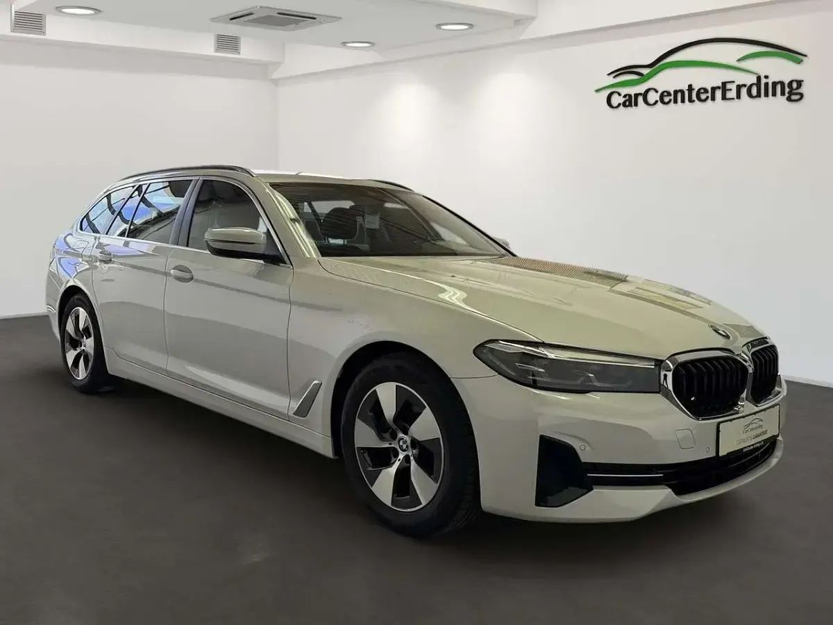 Second-hand BMW 520 184 CP (135 kW) 2023 Alb Break