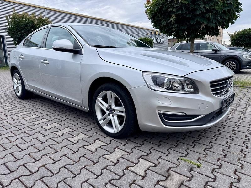 Gebraucht Volvo S60 Summum 152 PS (111 kW) 2015 Silber Limousine