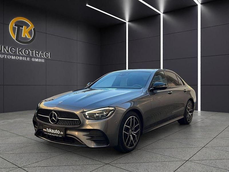 Grau Gebraucht 2023 Mercedes E220 AMG Limousine | 41.900 € (Guter Preis) - Bild 1/4