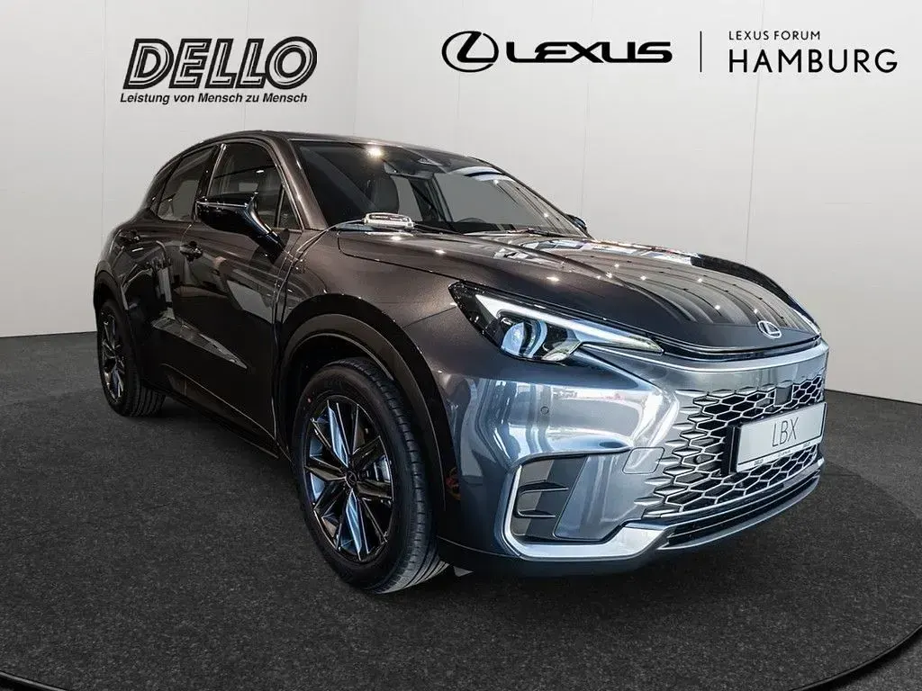 Neu Lexus LBX 136 PS (100 kW) 2026 Grau SUV
