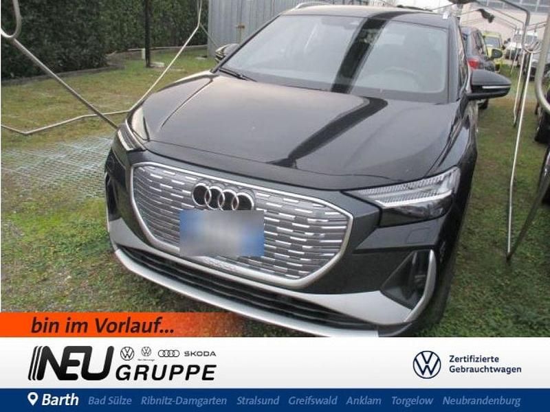 Mythosschwarz (metallic) Gebraucht 2024 Audi e-tron S-Line SUV | 38.979 € (Superpreis) - Bild 1/3