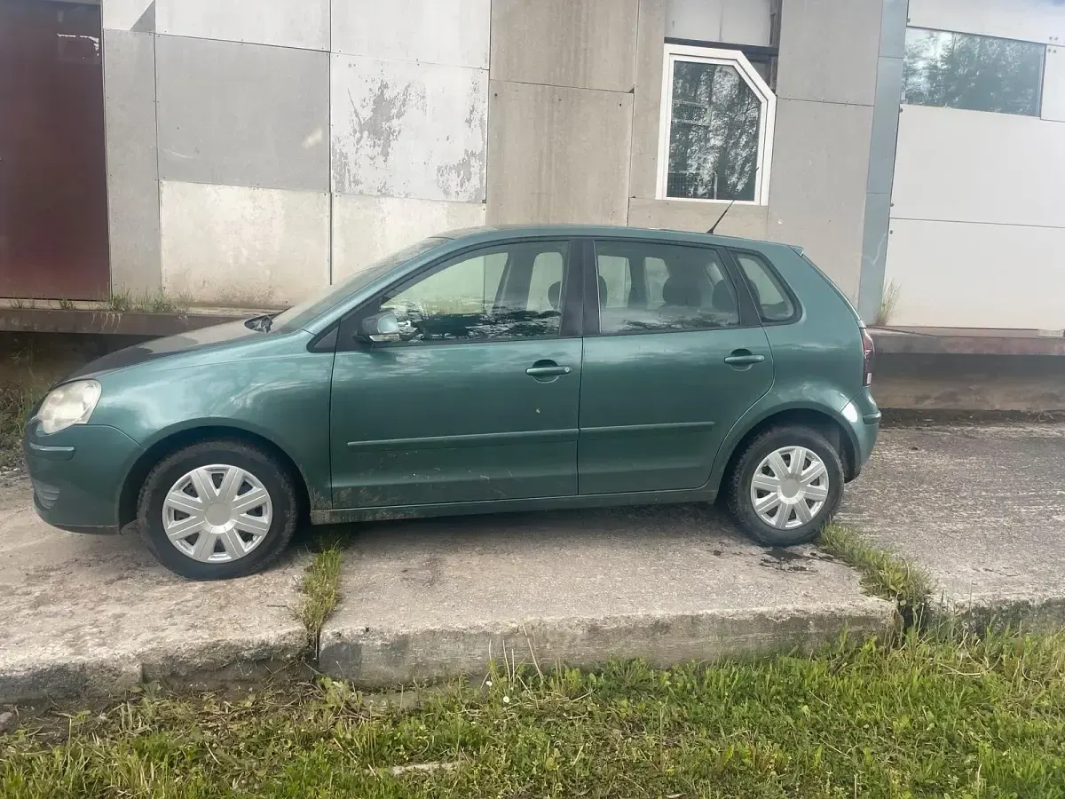 Gebraucht VW Polo 70 PS (51 kW) 2006 Grau Kleinwagen