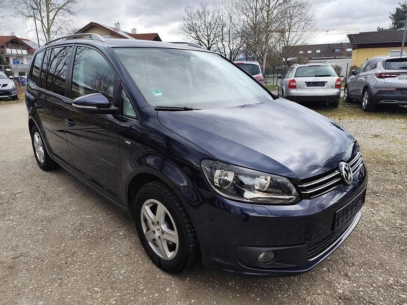 Gebraucht VW Touran Cup 105 PS (77 kW) 2014 Blau Van / Kleinbus